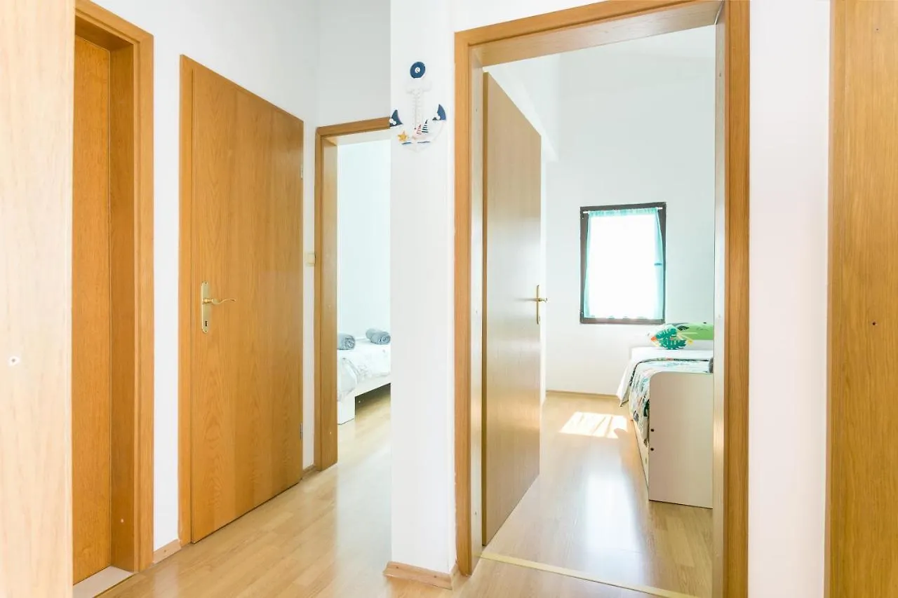 Apartments With A Parking Space Trogir - 20874 Chorvatsko