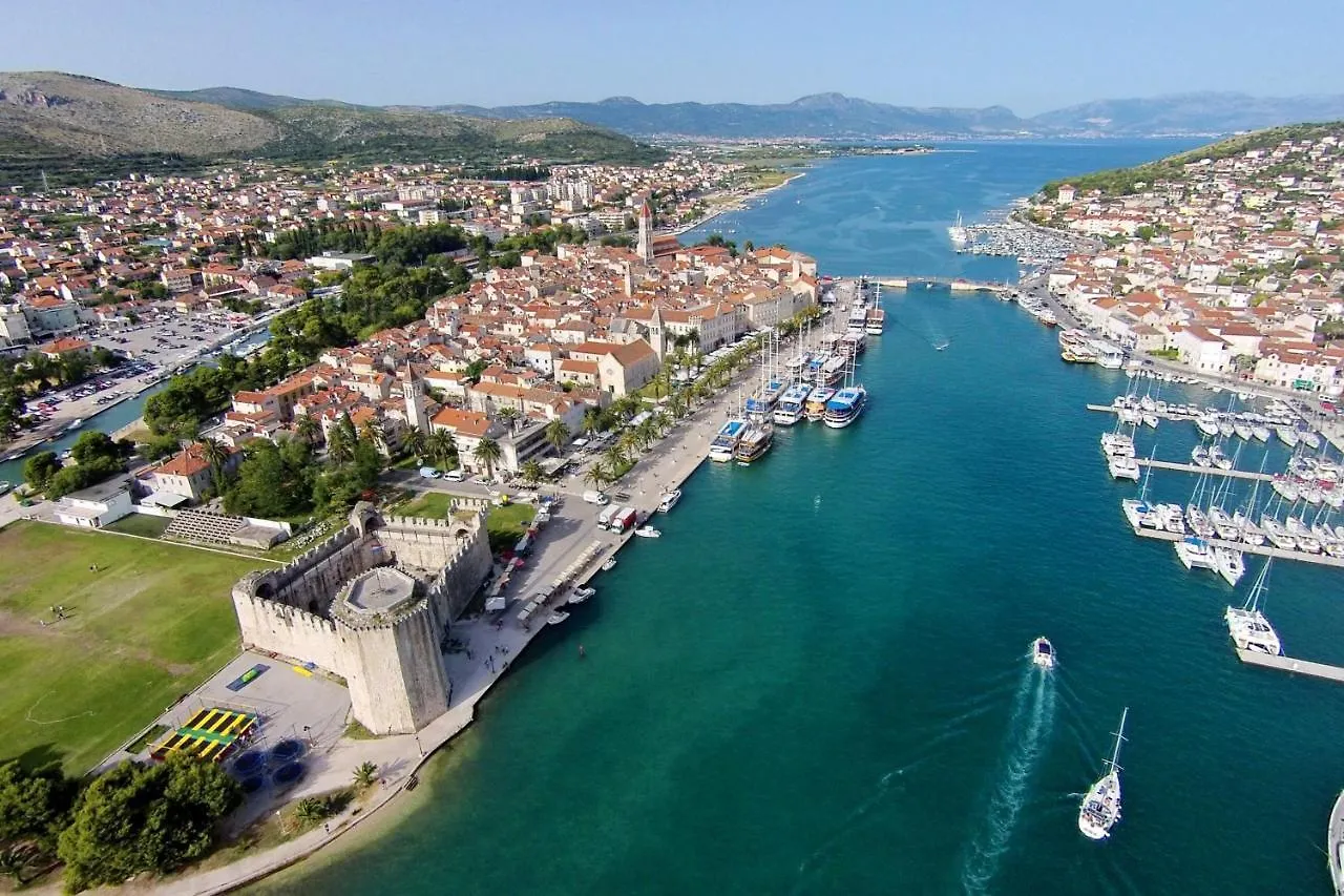 Apartments With A Parking Space Trogir - 20874 Croatia